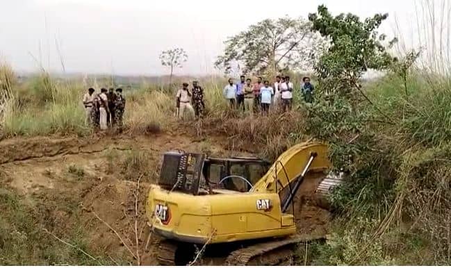 आरा: बालू माफियाओं पर पुलिस की बड़ी कार्यवाई, सात पोकलेन जब्त,  6 करोड़ लगा जुर्माना