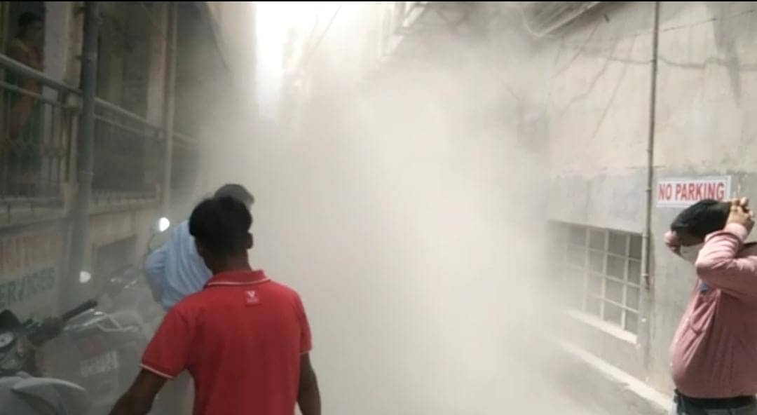 भागलपुर: शॉपिंग मॉल में भीषण आग से मची अफरा-तफरी, एसी में शार्ट सर्किट होने से लगी आग