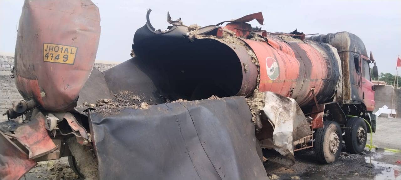 रांची में वेस्डिंग के दौरान फटा टैंकर, एक की मौत दो घायल