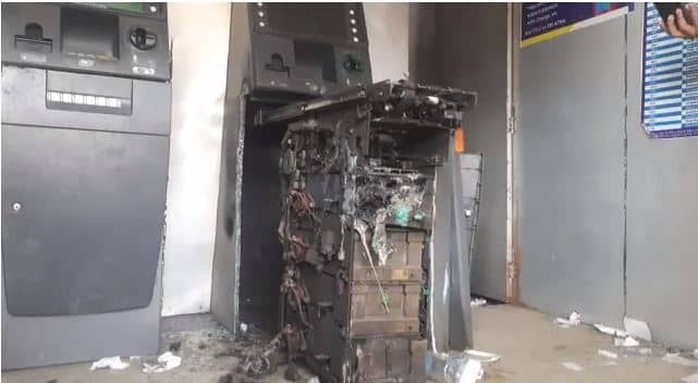 भागलपुर: एटीएम में चोरी करते रंगे हाथ गिरफ्तार, पूछ ताछ जारी