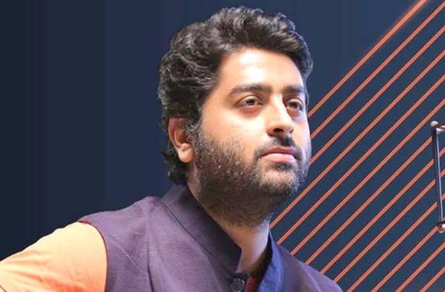 महिला फैन ने बीच कॉन्सर्ट मे खींचा अरिजित सिंह का हाथ, घायल हुए सिंगर, जानिए पूरा मामला