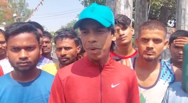 चतरा पहुंचे सिल्ली पूर्व विधायक अमित महतो, स्थानीय नीति की मांग को लेकर रोजाना कर रहे 21 किलोमीटर की दौड़