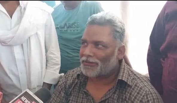 बाबा बागेश्वर को पप्पू यादव की चुनौती,  अपने चमत्कार से देश की समस्याओं को करें छूं मंतर और पीएम मोदी की कुर्सी पर जमाये कब्जा