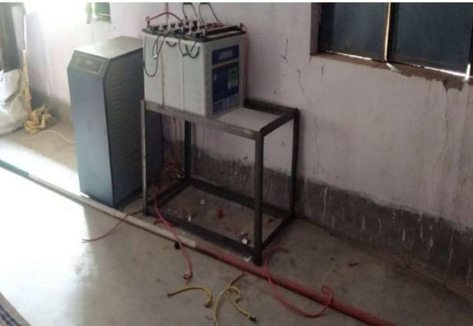 चोरों ने किया स्कूल में हाथ साफ, सीसीटीवी कैमरा भी उड़ा ले गए