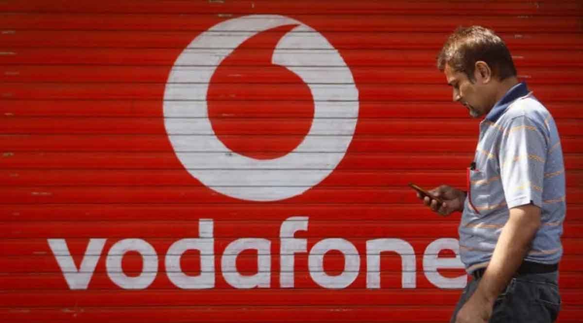11000 कर्मचारियों को नौकरी से निकालेगी Vodafone, इस फैसले से मचा हाहाकार, पढ़िए पूरी खबर...