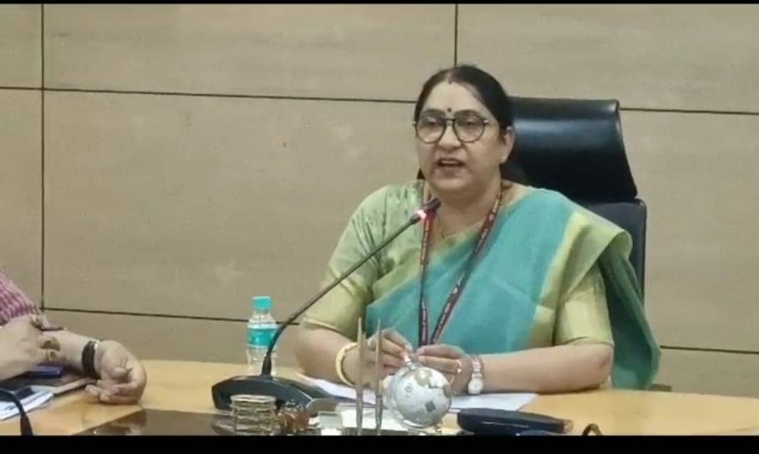 DHANBAD!!सफाई कर्मी की मौत मामले में घिरता जा रहा भूली टाउन प्रशासन, जानिए पूरा विवरण 