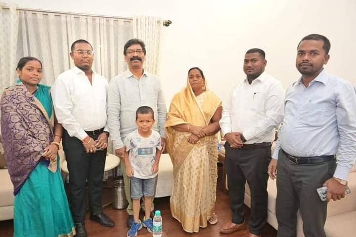 स्वर्गीय जगरनाथ महतो की पत्नी बेबी देवी का मंत्री बनना तय! राष्ट्रपति द्रोपदी मुर्मु के दौरे बाद होगा कैबिनेट विस्तार