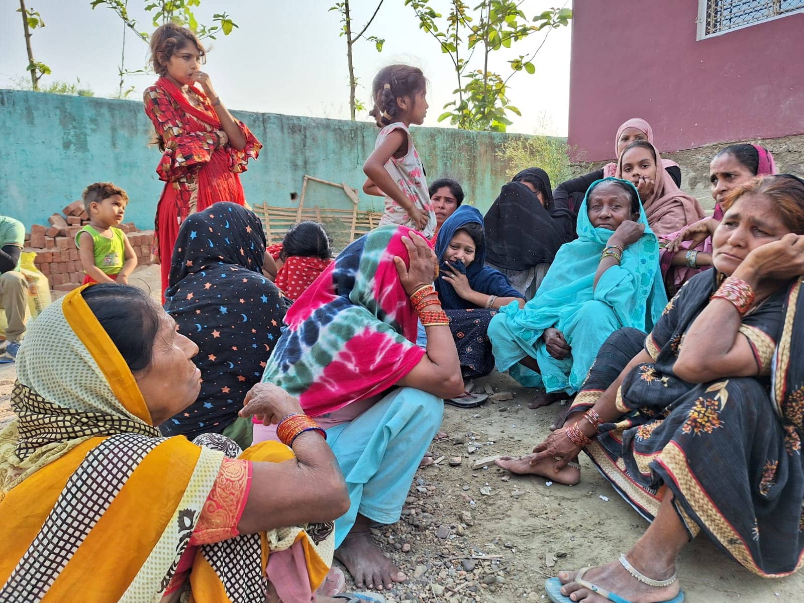 दरवाजे पर सो रहे मछली व्यवसायी की गोली मारकर हत्या, जांच में जुटी पुलिस 