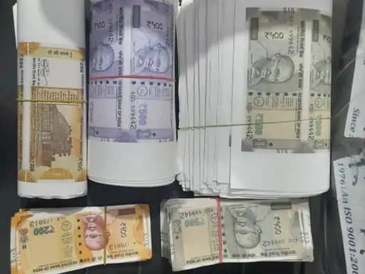 पटना पुलिस की नयी उलझन सीरियल नंबर 4DG 599442, हर नोट पर एक ही नम्बर, आखिर कैसे खुलेगा इसका राज