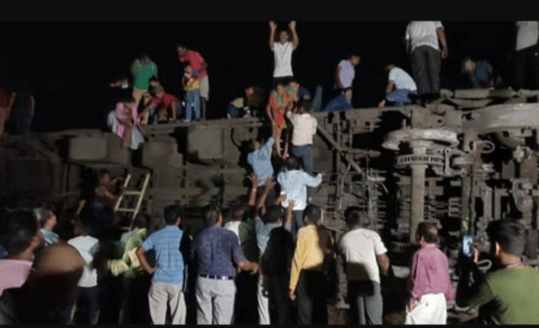 ओडिशा में भीषण ट्रेन हादसा,30 की मौत,300 से अधिक घायल,जानिए पीएम मोदी ने क्या दिया निर्देश