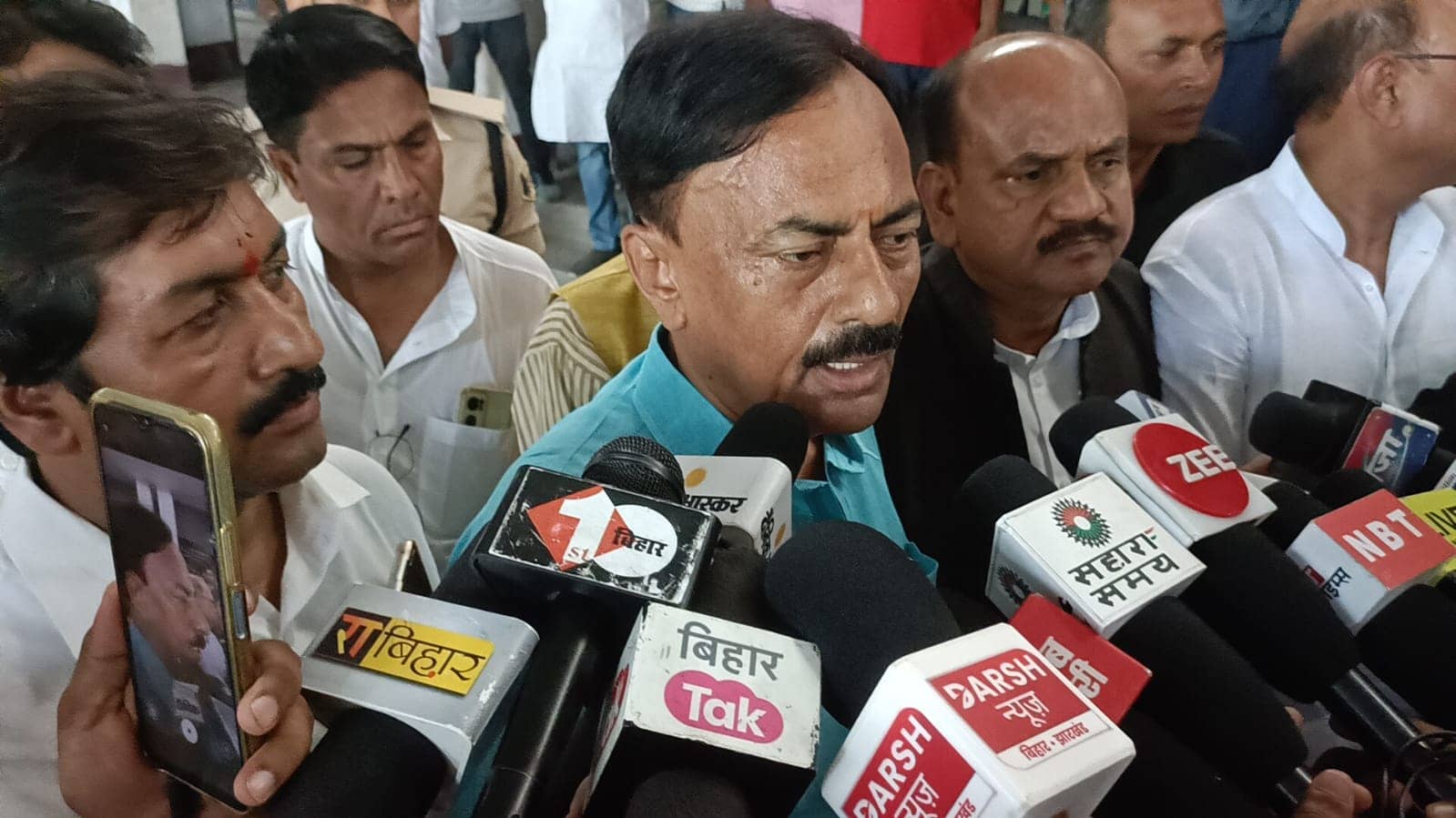 शकील अहमद खान बनें कांग्रेस विधायक दल के नेता, अजीत शर्मा की ली जगह