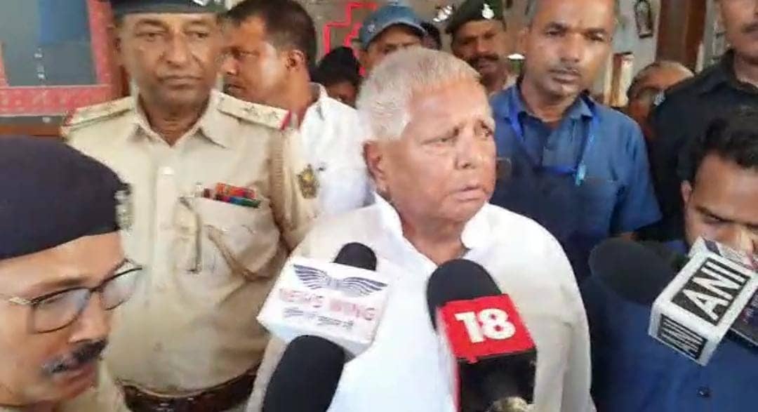 Lalu on train accident: ट्रेन हादसे पर लालू का बड़ा बयान, कहा बरती गई है लापरवाही, दोषियों पर हो कार्रवाई 