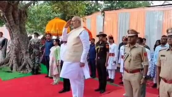 लोहरदगा पहुंचे राज्यपास सीपी राधाकृष्णन, कई योजनाओं का लिया जायजा, ग्रामीणों से किया सीधा संवाद