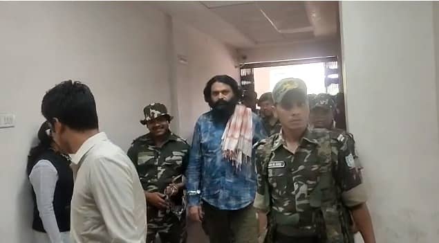 कड़ी पूछताछ के बाद एक बार फिर से बिरसा मुंडा कारा भेजा गया कुख्यात नक्सली दिनेश गोप, कई चहरों के बेनकाब होने की चर्चा