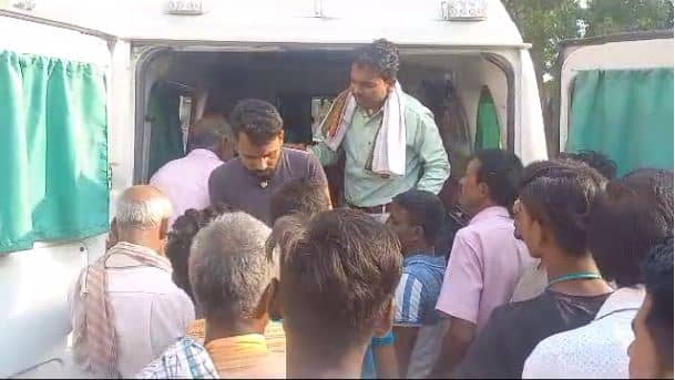 बेतिया: बारात से लौट रही बोलेरो ने छात्राओं को मारी टक्कर, चार की हालत गंभीर