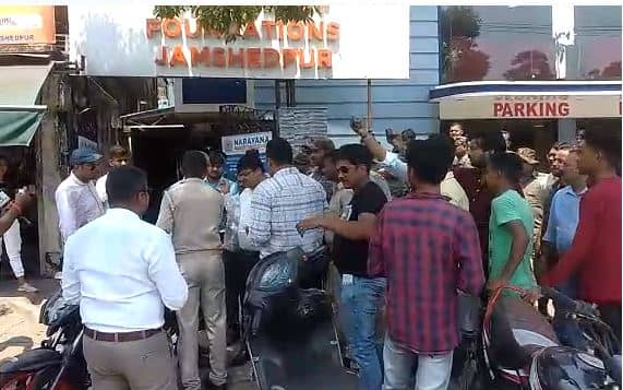 जमशेदपुर: पार्किंग में दुकान खोलने वाले लोगों पर कार्रवाई तेज, 10 दिन के अंदर दुकान हटाने का आदेश