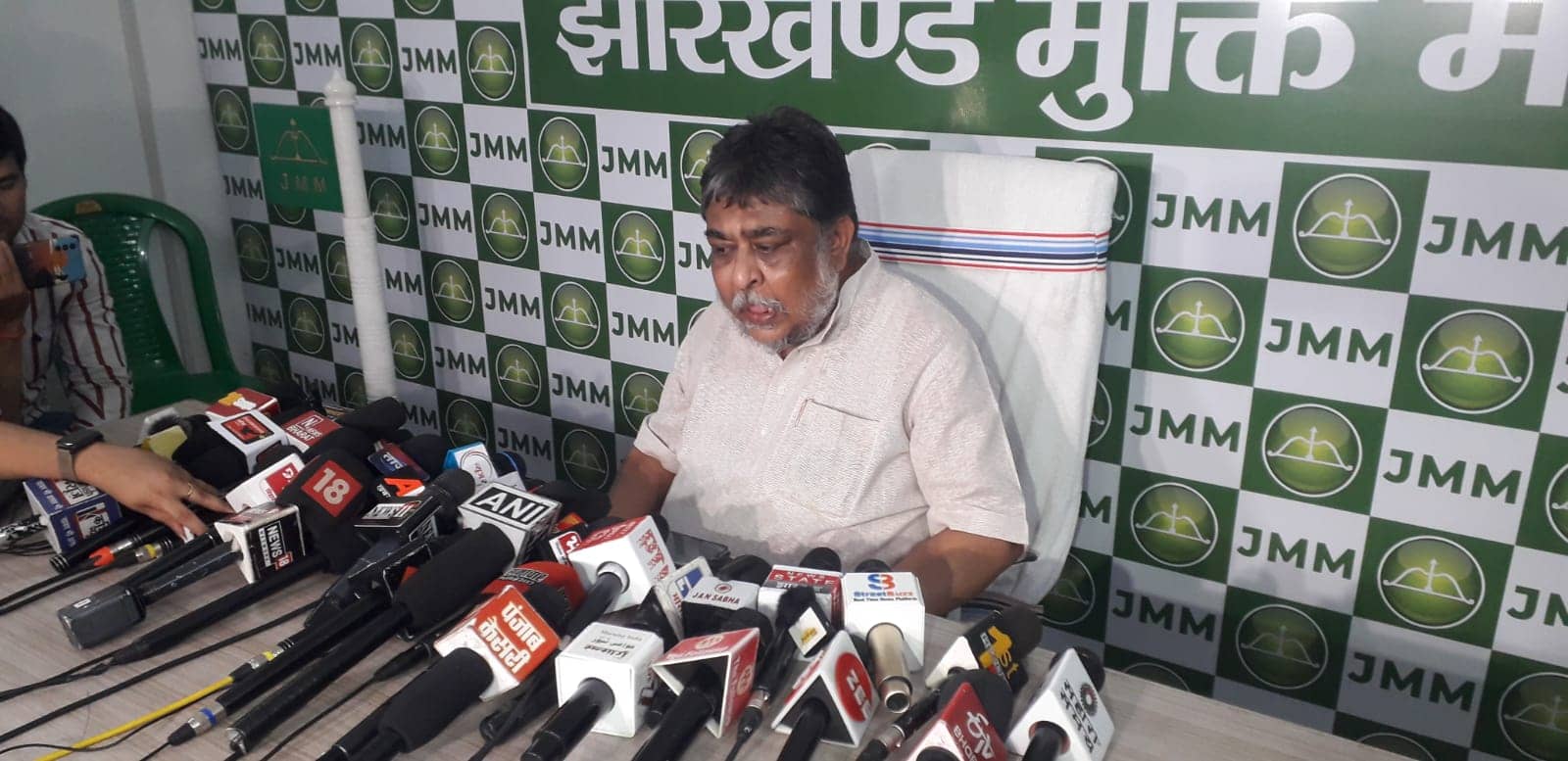 जिस देश में देवियों की पूजा होती है उसी देश में भाजपा बेटियों का कर रही शोषण-झामुमो