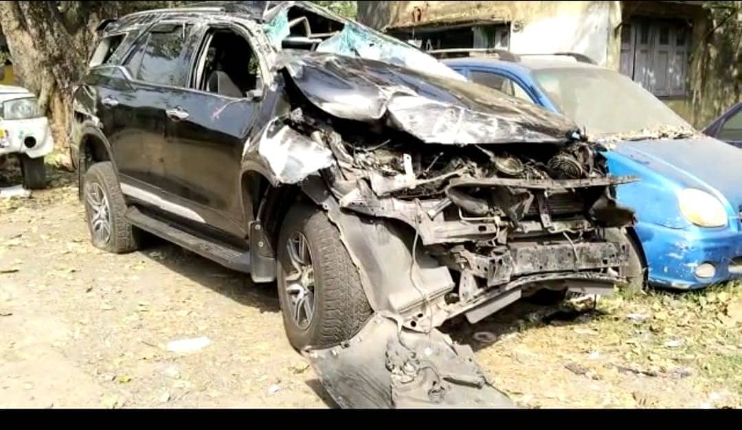 धनबाद में "सनकी कार" की सनक का आज पांचवा दिन,लेकिन जांच को पांच कदम भी नहीं चली है पुलिस,जानिए चोटिल अधिकारी पुत्र का क्या है हाल 