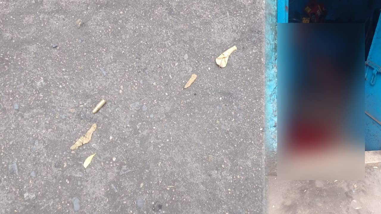 BIG BREAKING: धनबाद के चासनाला में दिन दोपहर सेल कर्मी को दौड़ा कर की गई फायरिंग, सिर और पेट में लगी गोली 