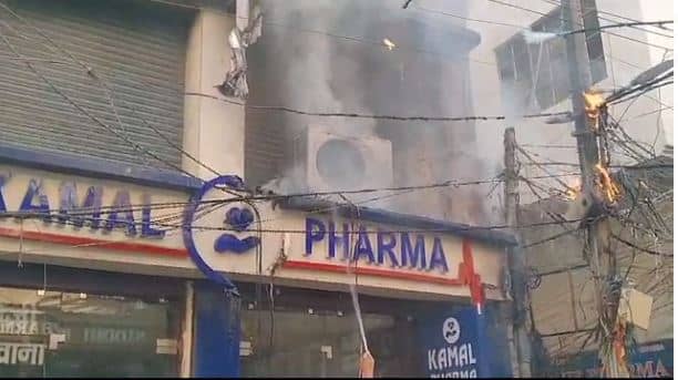 पटना के सबसे बड़ी दवा मंडी में लगी भयंकर आग,  मुश्किल से आग पर पाया गया काबू, लाखों का हुआ नुकसान