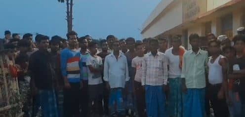 गोड्डा - सियालदह ट्रेन के ठहराव की मांग तेज, ग्रामीणों ने मांग पूरी नहीं होने पर आदोलन की दी चेतावनी