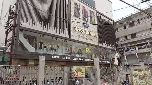 भागलपुर मुजफ्फरपुर और आरा के नागरमल मॉल में आयकर टीम की एक साथ छापेमारी, दस्तावेजों की हो रही है जांच