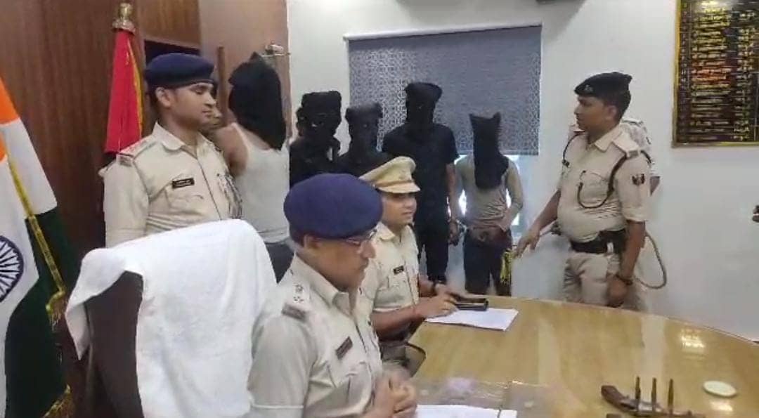 अपराध की योजना बना रहे 5 गिरफ्तार, जानें पुलिस ने कैसे कसी लगाम