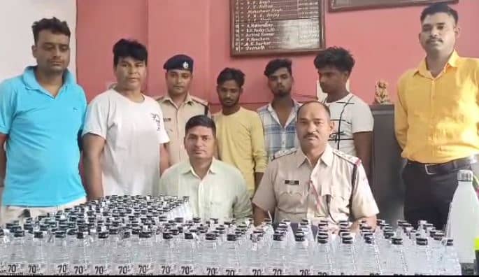 भारी मात्रा में बंगाल से बिहार ले जा रही अवैध शराब जब्त, 3 गिरफ्तार