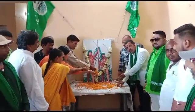 हूल दिवस पर याद किये गए वीर सिदो कान्हो, कांग्रेस-जेएमएम नेताओं ने किया माल्यार्पण
