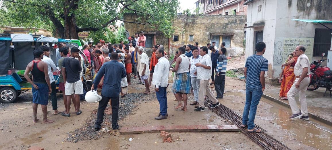 नवादा में ठनका गिरने से तीन लोगों की मौत, आजमपुर गांव में पसरा मातम