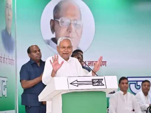 पहले राज्यपाल, फिर विधायक सांसदों से मुलाकात: किसी उलटफेर की संभावना या 16 से 40 पहुंचने की तैयारी? नीतीश के मास्टर प्लान पर टिकी सबकी निगाहें