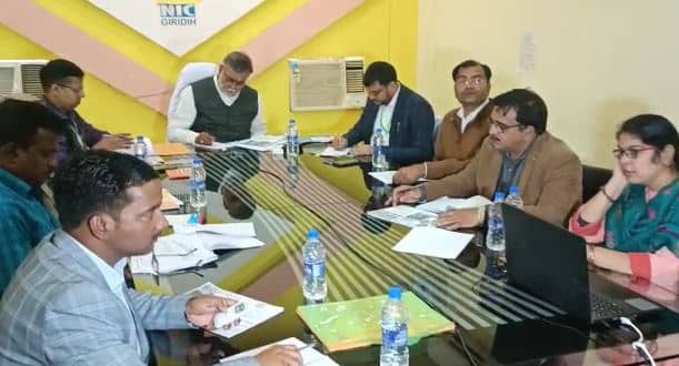 केंद्रीय राज्य मंत्री प्रहलाद सिंह पटेल पहुंचे गिरिडीह, उपायुक्त के साथ की बैठक