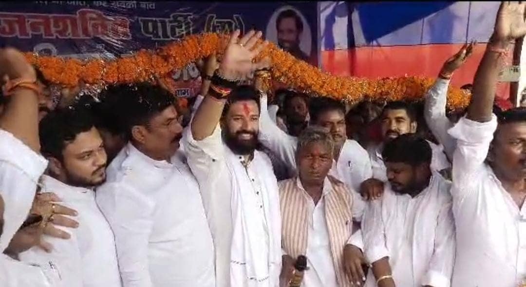 नीतीश पर बरसे चिराग, कहा टूट की कगार पर है जदयू, कई नेता दूसरे पार्टियों के संपर्क में 