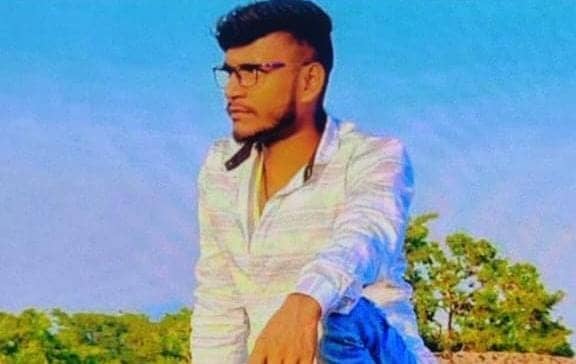 अपराधियों ने फायरिंग कर ली युवक की जान, इलाके में बड़ी संख्या में पुलिस बल तैनात