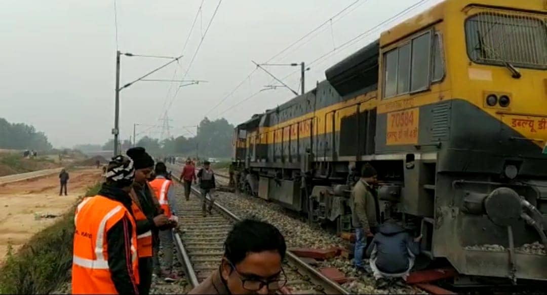 टोरी-लातेहार रेलखंड पर रिचुगुटा-डेमू स्टेशनों के बीच अप लाईन दुरुस्त, अब सरपट दौड़ेगी ट्रेन