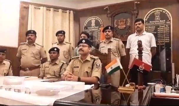 मोतीहारी: जाली नोट और मादक पदार्थ के साथ दो तस्कर गिरफ्तार, नेपाल से हो रही थी तस्करी