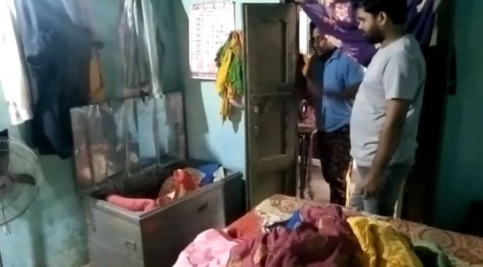 देवघर: चोरों की बल्ले बल्ले, एक ही रात और एक ही गांव के 3 घरों में किया हाथ साफ