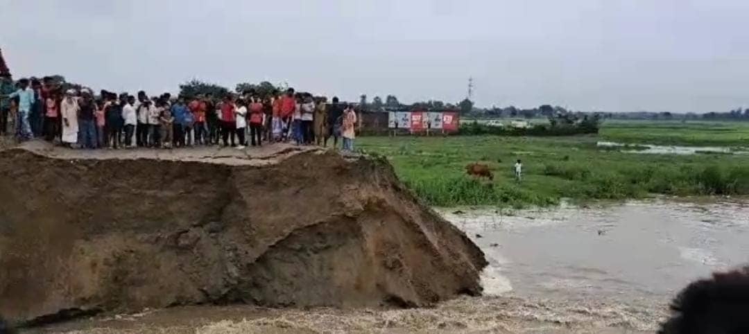 पानी के तेज बहाव में बहा डायवर्सन, कई क्षेत्रों से टूटा संपर्क, जानें कैसे जनजीवन हुआ अस्त-व्यस्त