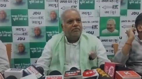 जनता दरबार से नीतीश कुमार के जल्दी निकलने पर बीजेपी ने उठाया सवाल, तो श्रवण कुमार ने किया पलटवार