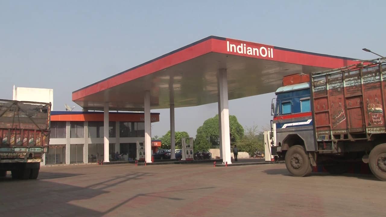 धनबाद के पेट्रोल पम्पों पर टीकाकरण का प्रमाण दिखाने  पर ही मिलेगा पेट्रोल -डीजल