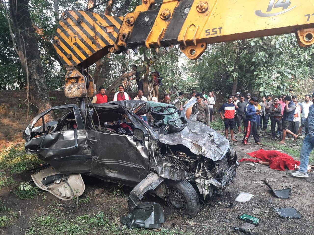 ब्रेकिंग - धनबाद में गोविंदपुर के नजदीक जीटी रोड पर बड़ा हादसा, पांच की माैत