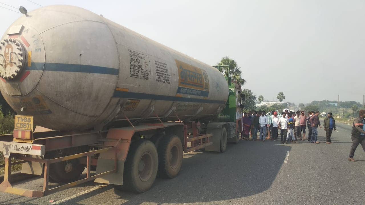 BIG BREAKING: गोविंदपुर में टैंकर में ही मृत मिला चालक, गोली मारकर हत्या की आशंका