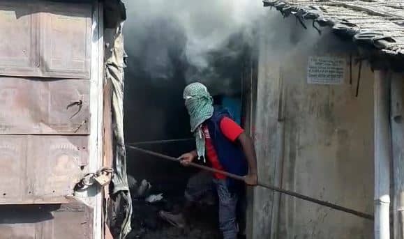 कोर्ट परिसर में लगी आग, चुनावी दस्तावेज जलकर राख