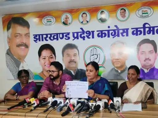 तू इधर उधर की बात न कर, ये तो बता मणिपुर क्यों दहला? कुछ इसी अंदाज में दीपिका पांडेय सिंह के निशाने पर रहें पीएम मोदी