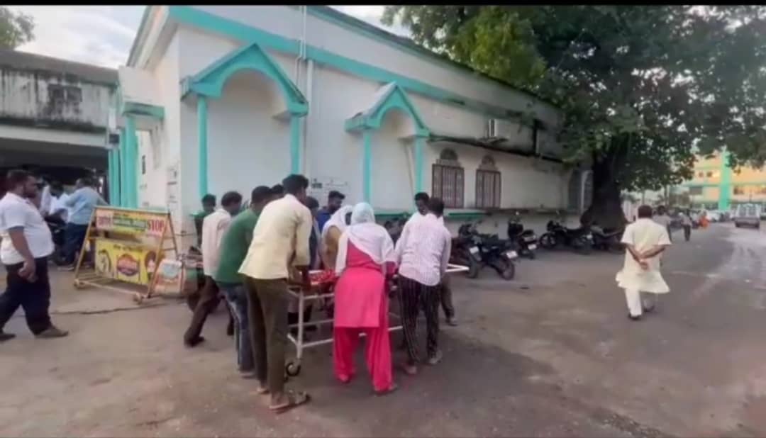 हजारीबाग के पेलावल में छत गिरी, लगभग डेढ़ दर्जन महिलाएं घायल, जानिए कैसे हुआ हादसा