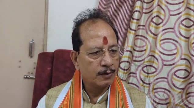 लाठी चार्ज के खिलाफ बीजेपी का हस्ताक्षर अभियान, जेडीयू आरजेडी ने बोला हमला