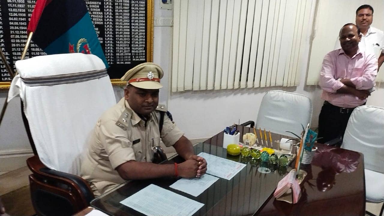 दुमका के नए SP की दहाड़, कहा- अपराधियों के लिए वन वे हुआ दुमका, बच कर नहीं जा सकते 