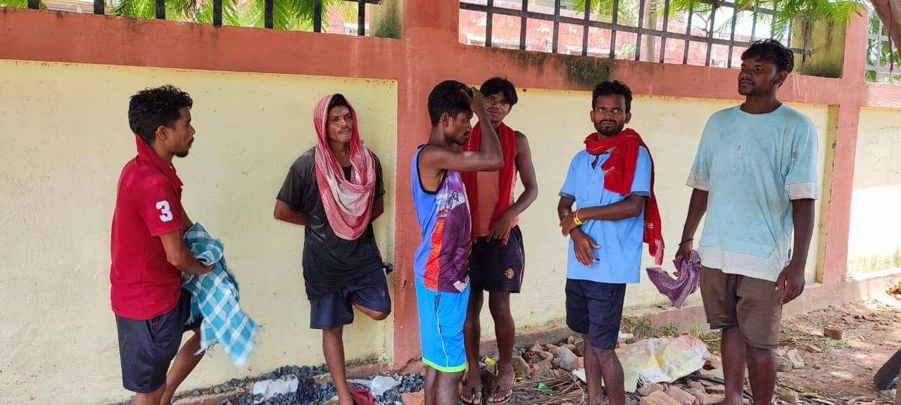 दुमका: साहिबगंज की पहाड़िया किशोरी का शव कब्र से निकाल कर पोस्टमार्टम के लिए लाया गया PJMCH, बेसरा सुरक्षित