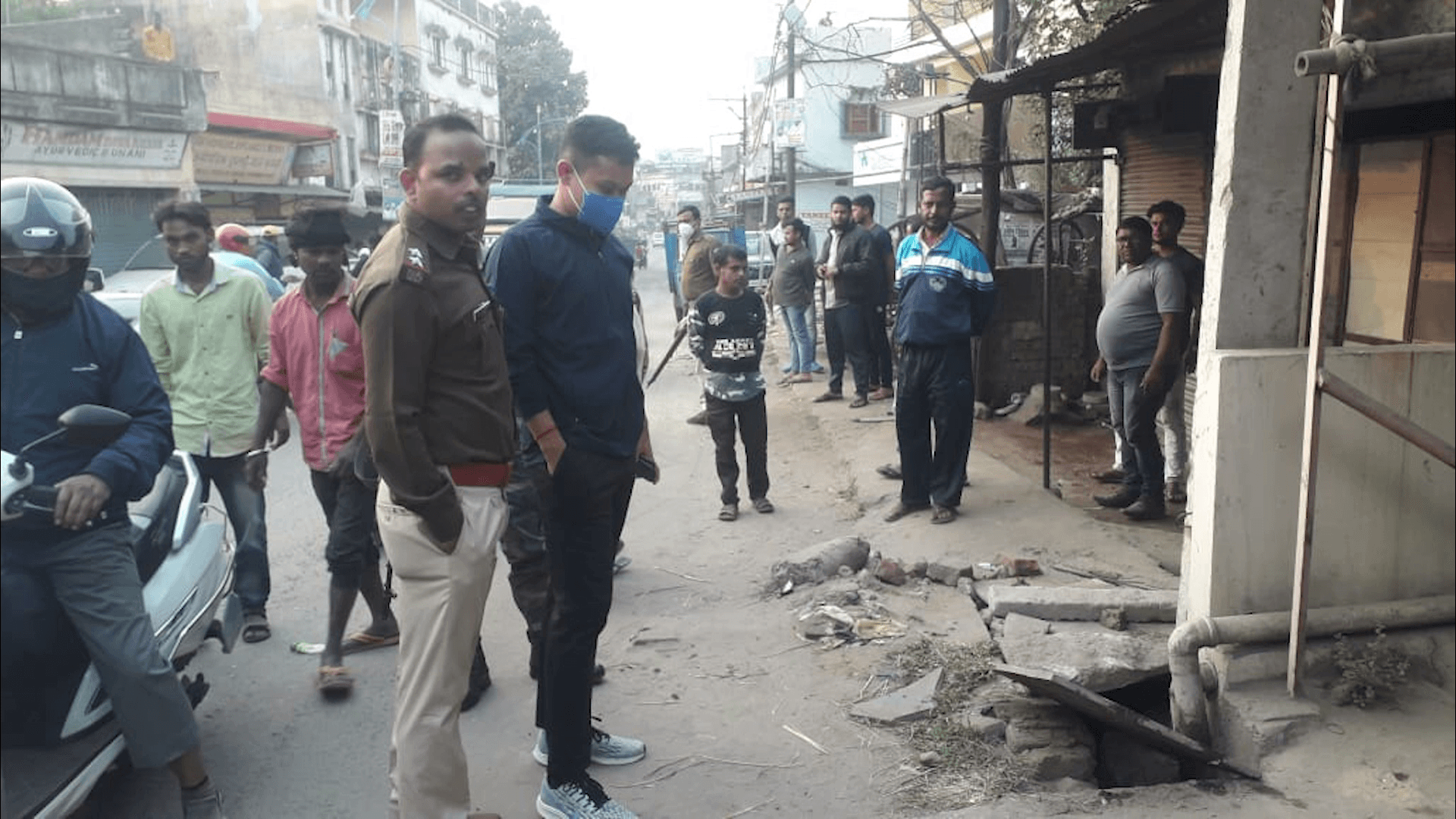 गैंगस्टर फहीम खान के करीबी जमीन कारोबारी नन्हे खान को वासेपुर में गोलियों से उड़ाया 