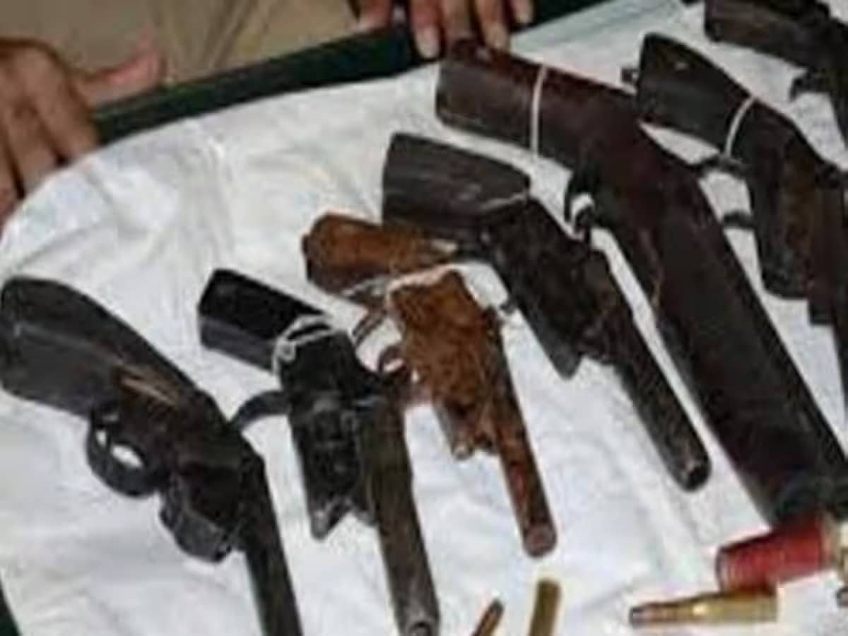 बिहार के हथियार पहुंच रहे झारखंड, जानिए क्यों उठ रहे यह सवाल 